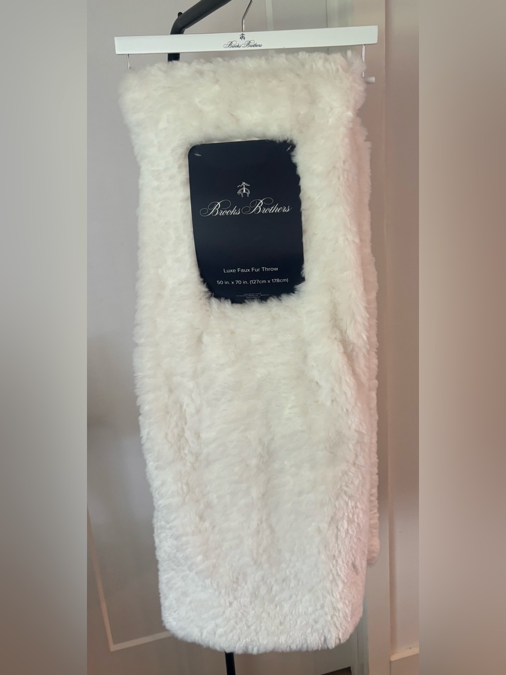 NWT Brooks Brothers Luxe Faux Fur Throw Blanket Ivory 50x70